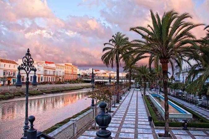 BLUE Acogedora cabaña con aparcamiento y jardín Chiclana de la Frontera Exterior foto